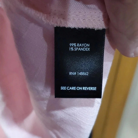 Torrid pale pink tiered baby doll top short sleeve v neck - Picture 6 of 7